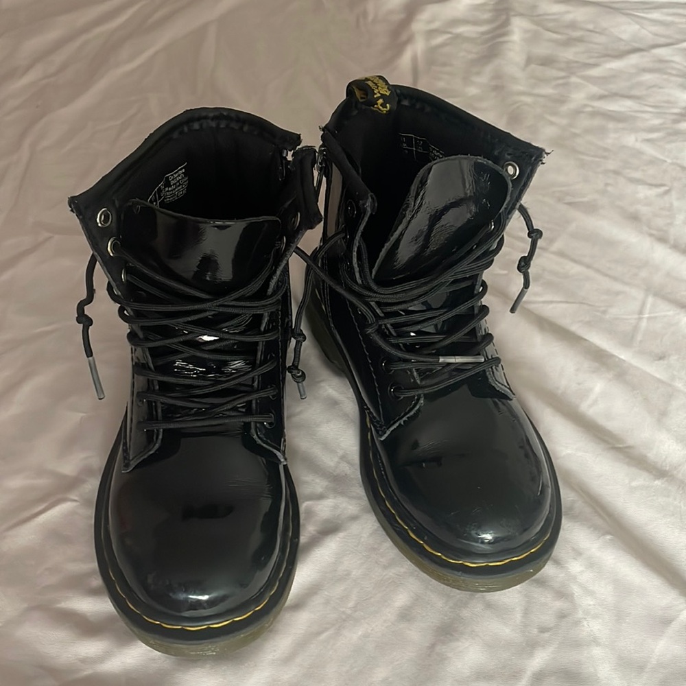 Dr. Martens Delaney black boy or girl